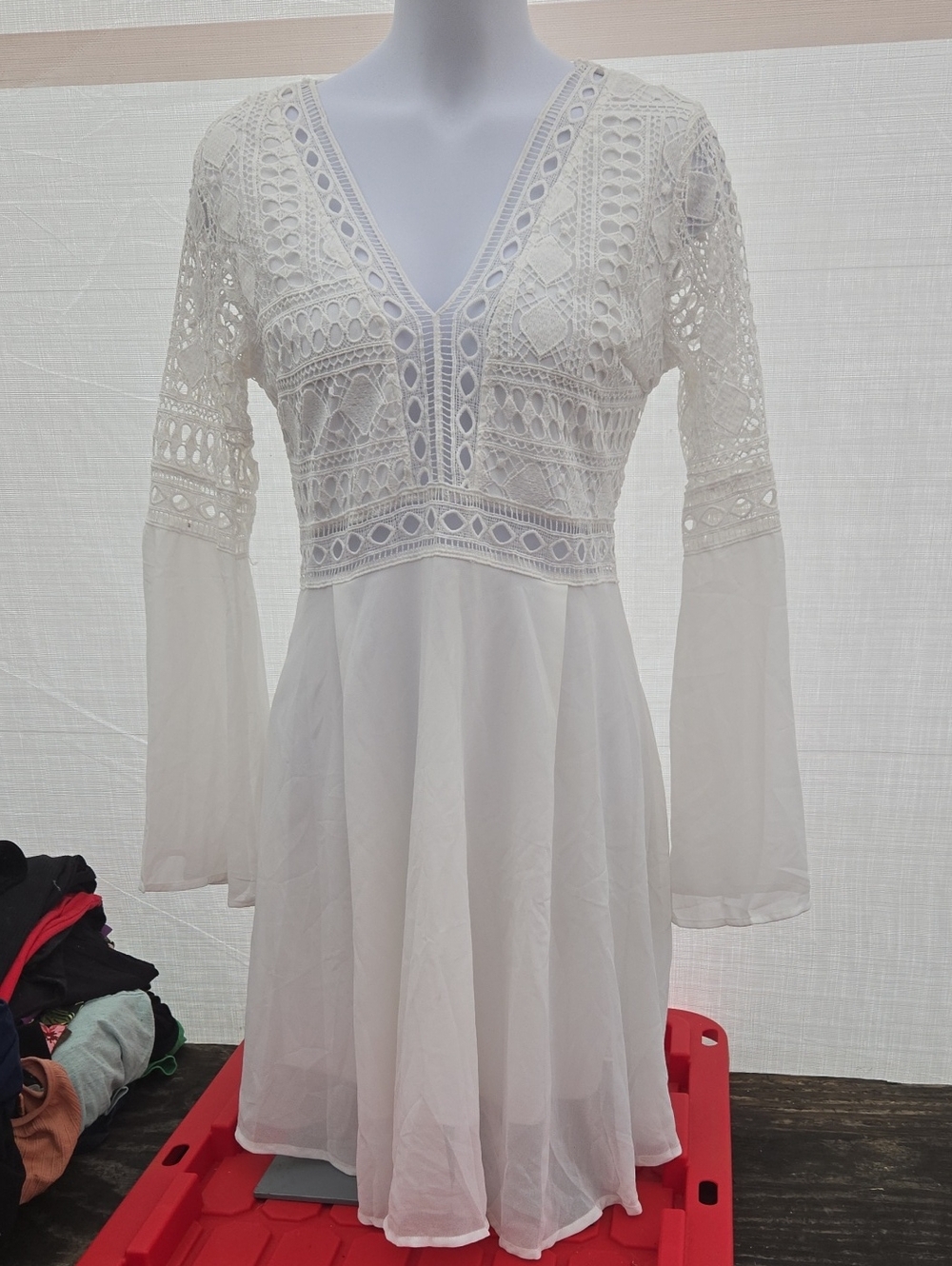 Source Unknown White Lace V-Neck Mini Dress